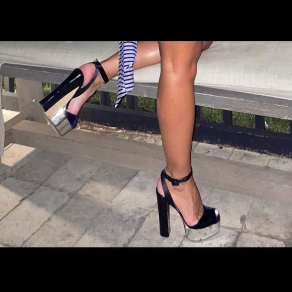 ‘AMELIA’ Giuseppe Zanotti navy velvet sandals - Picture 5 of 5